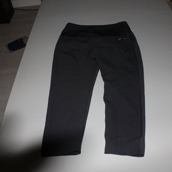 Black Nike Dri Fit Capris Size Small - Picture 4 of 5